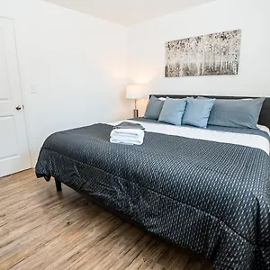 Spacious And Stylish 2 Bedroom Near Broadway - 5 Min Drive , Nashville United States